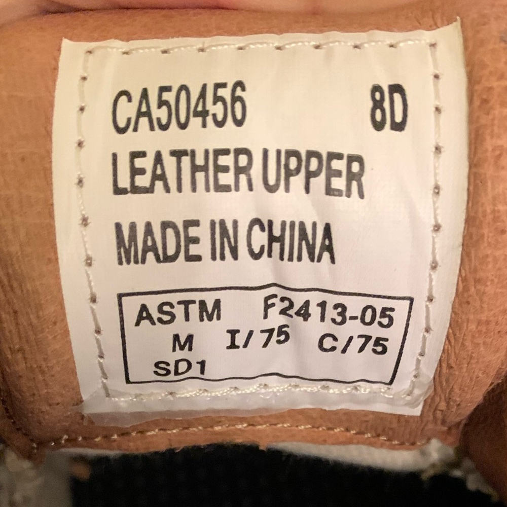 Hard Shell Men Shoes - Picture 4 of 4